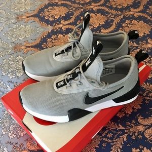 Nike Sneakers/running/walking